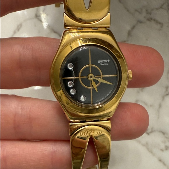 Swatch Black and Gold 007 edition RARE - Picture 1 of 7